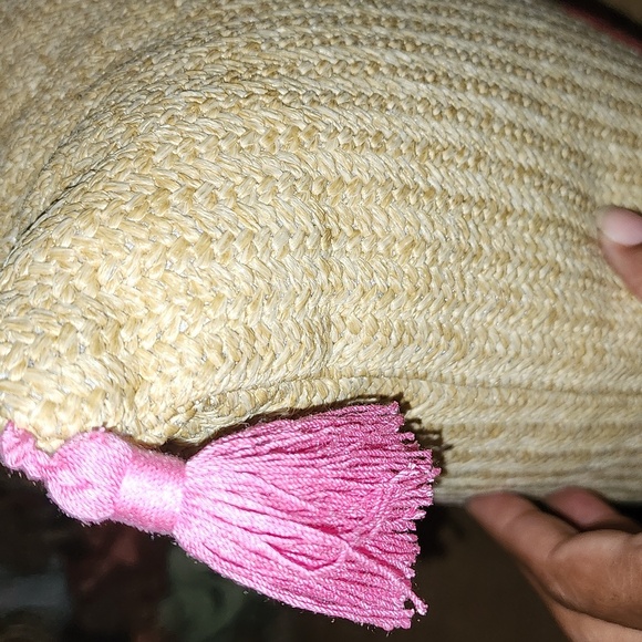 Lilly Pulitzer Coral Embroidered Beige Throw Pillow, NWT.  This is for set of 2. - Picture 5 of 8